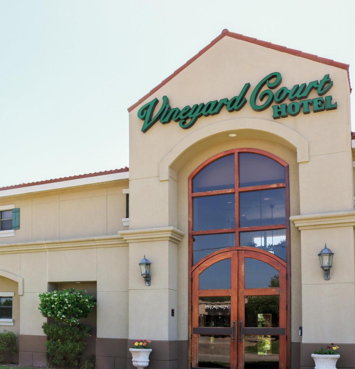 Vineyard Court Designer Suites Hotel College Station Extérieur photo